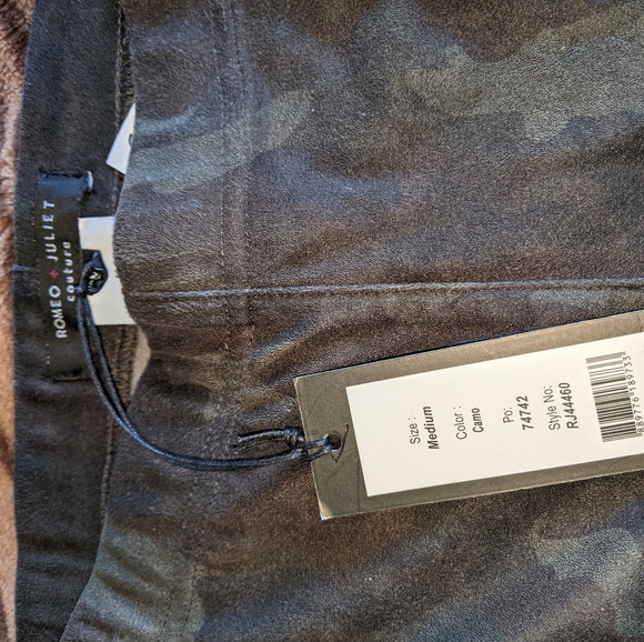 Romeo and Juliet Couture pants - Picture 2 of 2